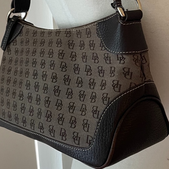 Dooney and bourke brown canvas and leather shoulder bag - Picture 2 of 6